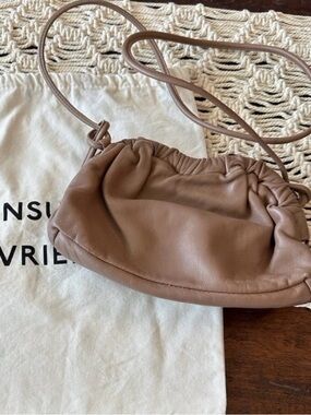 Mansur Gavriel Mini Cloud Leather
Clutch In Biscotto